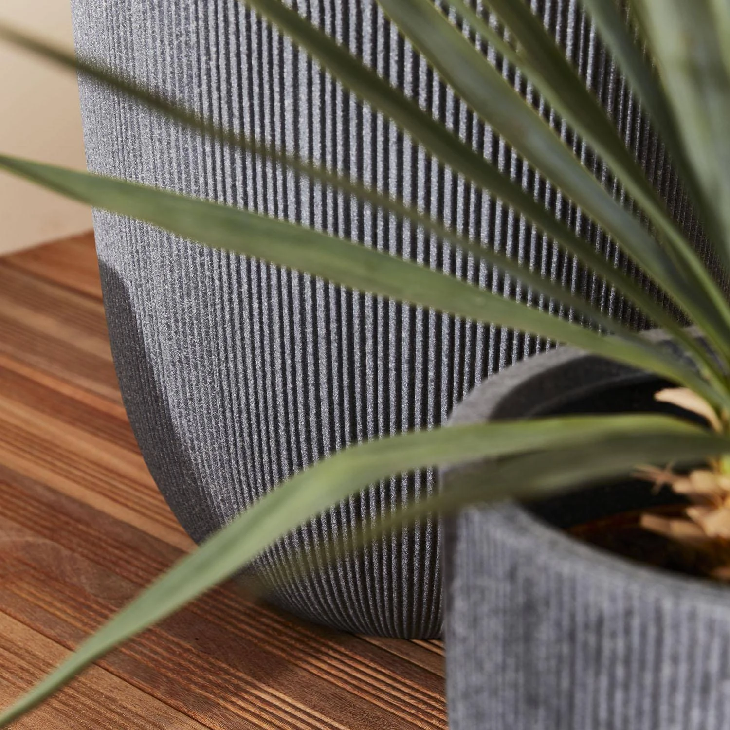 Cache-pots Plastique (lot De 3) Couleur : Gris Foncé 2 Cache-pots Plastique (lot De 3) Couleur : Gris Foncé – Image 2