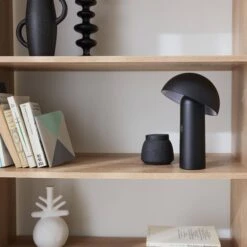 Lampe De Table Sans Fil Nomade à Tête Orientable Intérieur / Extérieur H 28cm Couleur : Noir 9 Lampe De Table Sans Fil Nomade à Tête Orientable Intérieur / Extérieur H 28cm Couleur : Noir -Maison Meubles ilumthom28bk 4ce3e65a4ef401a93fdc0abf9ccdd16e