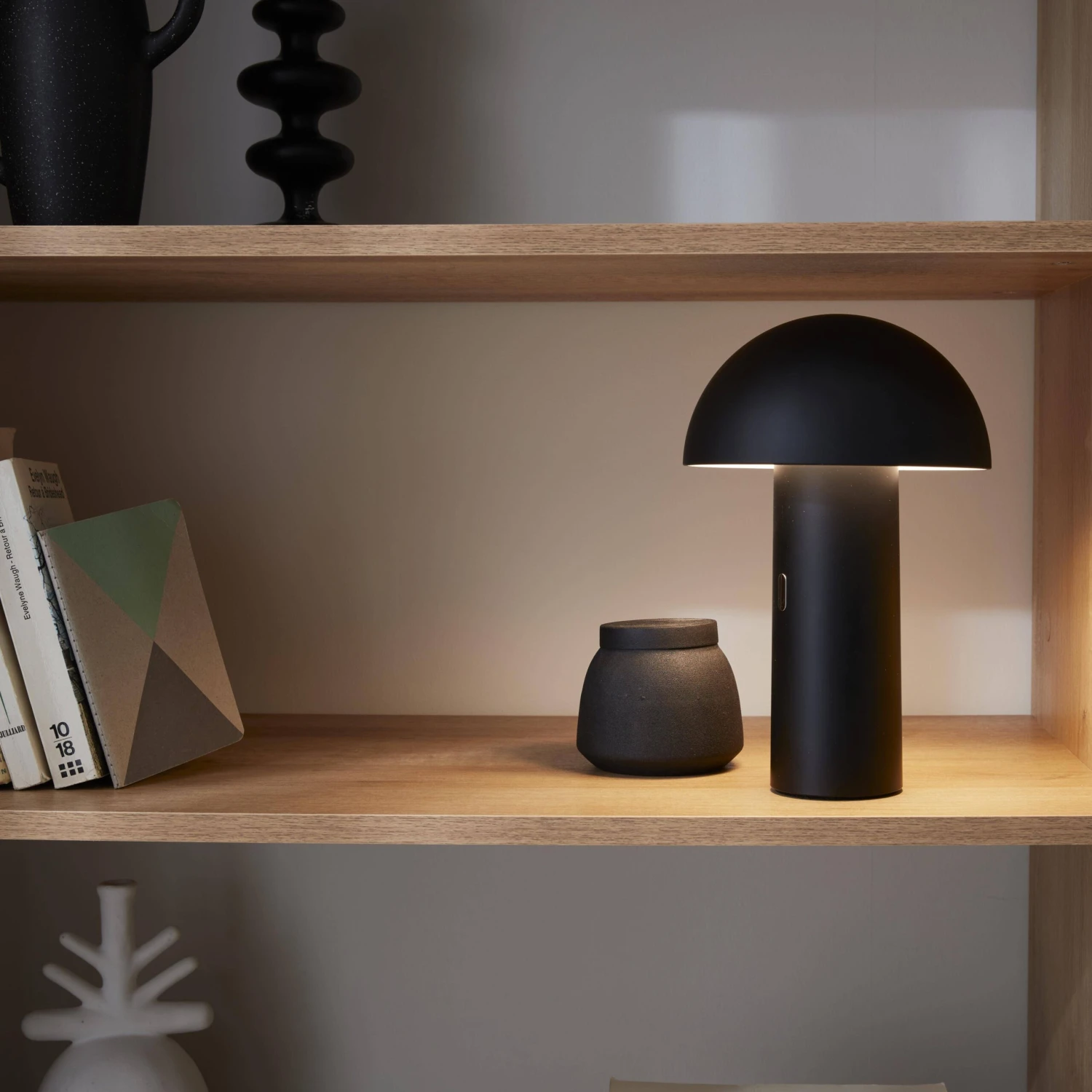 Lampe De Table Sans Fil Nomade à Tête Orientable Intérieur / Extérieur H 28cm Couleur : Noir 2 Lampe De Table Sans Fil Nomade à Tête Orientable Intérieur / Extérieur H 28cm Couleur : Noir – Image 2